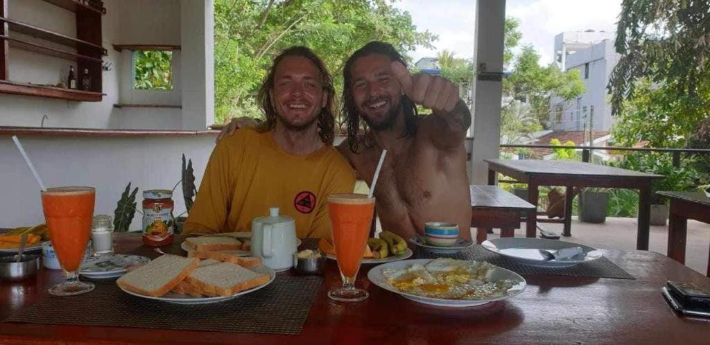 Lion Paradise Surf Beach Matara Exteriör bild